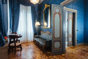 Junior-Suite | 1 Schlafzimmer, hochwertige Bettwaren, Minibar, Zimmersafe