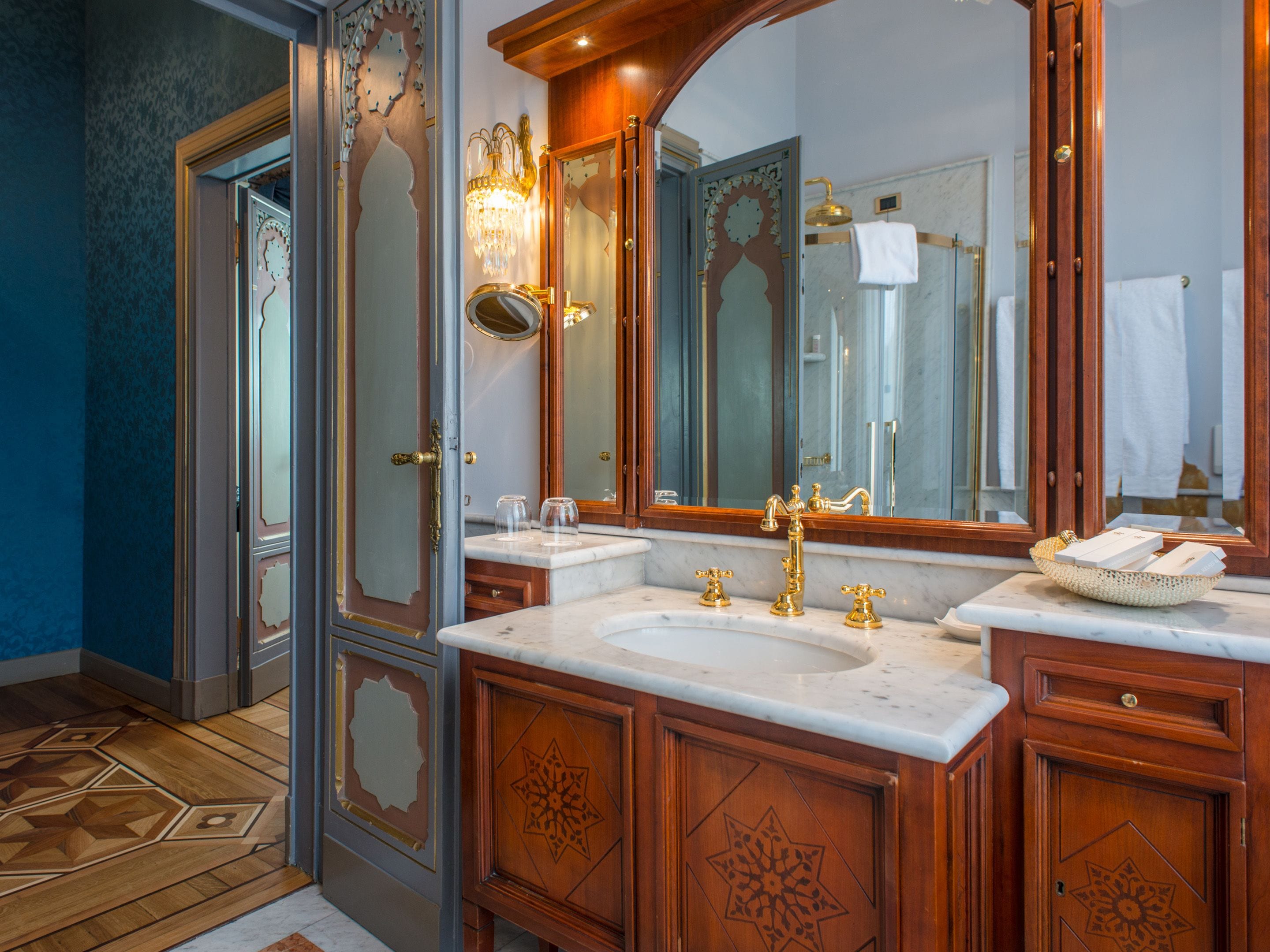 junior suite | bathroom | free toiletries, bathrobes, slippers, bidet