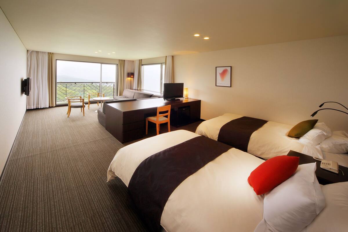 Premier Room with Extra Bed, Smoking | In-room safe, desk, blackout drapes, free WiFi