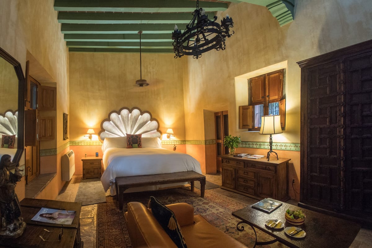 luxury suite, 1 king bed (estate) | minibar, in-room safe, desk, iron/ironing board