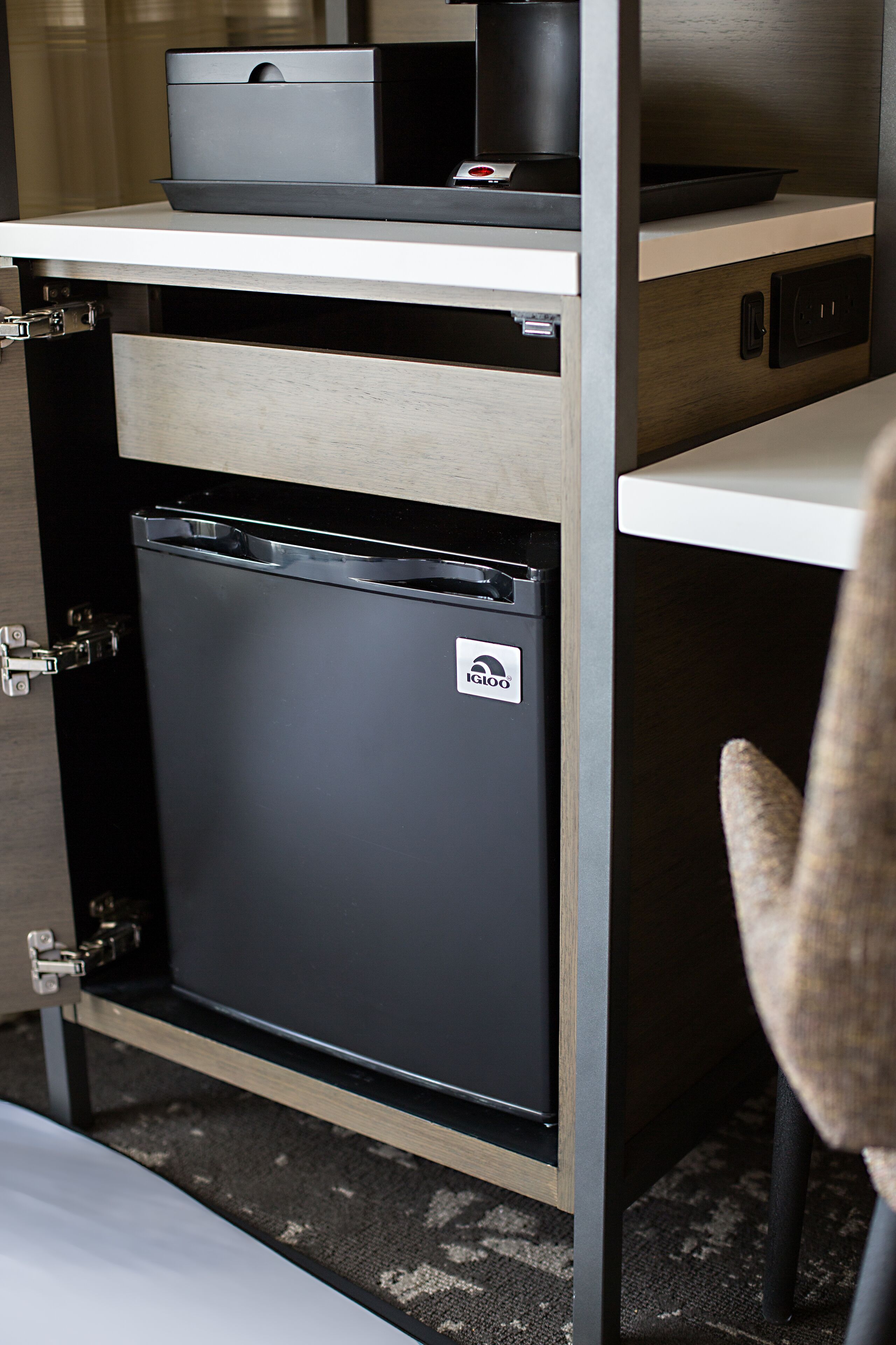 premium bedding, down duvets, pillow-top beds, desk