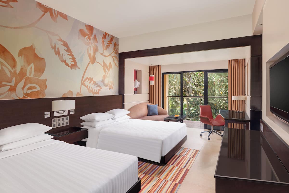 Room, 2 Queen Beds, Non Smoking, Garden View | Minibar, in-room safe, individually furnished, desk