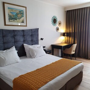 Deluxe Double Room | Minibar, in-room safe, desk, free cribs/infant beds - Nazareth Plaza Hotel (Nazareth Iliit)