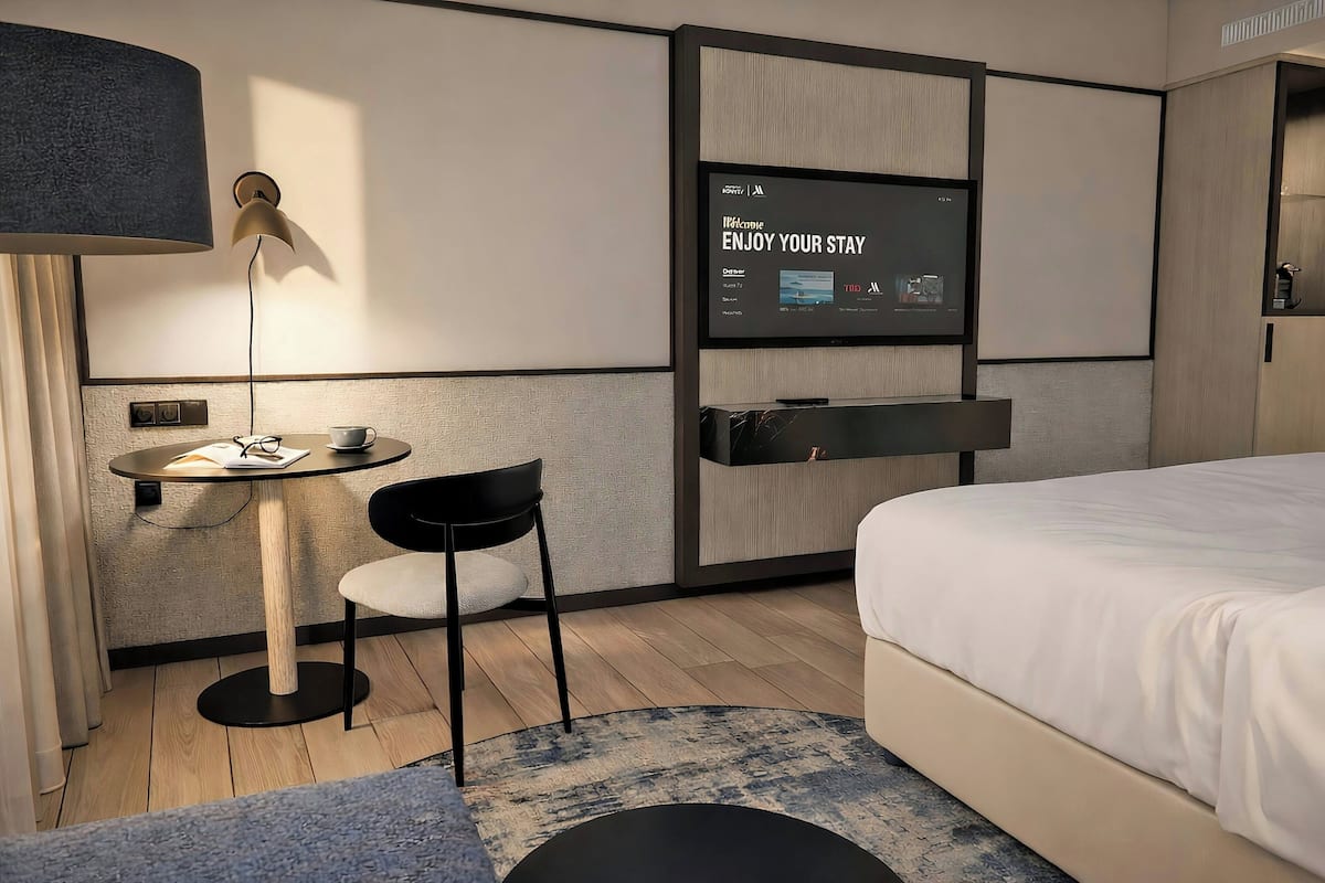 Premium bedding, in-room safe, desk, iron/ironing board