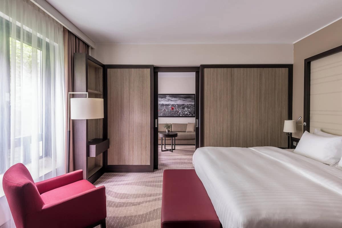 Suite, 1 Bedroom | Premium bedding, in-room safe, desk, iron/ironing board