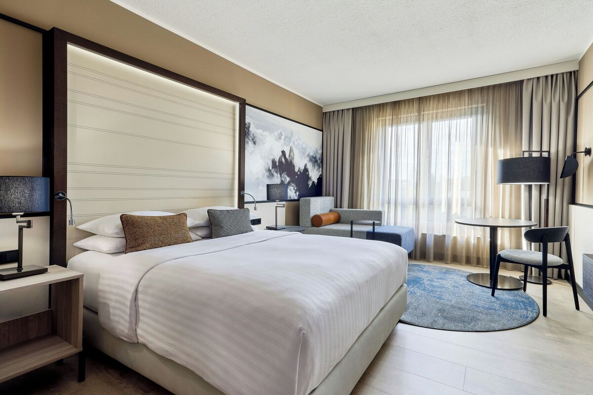 Deluxe Room, 1 Queen Bed