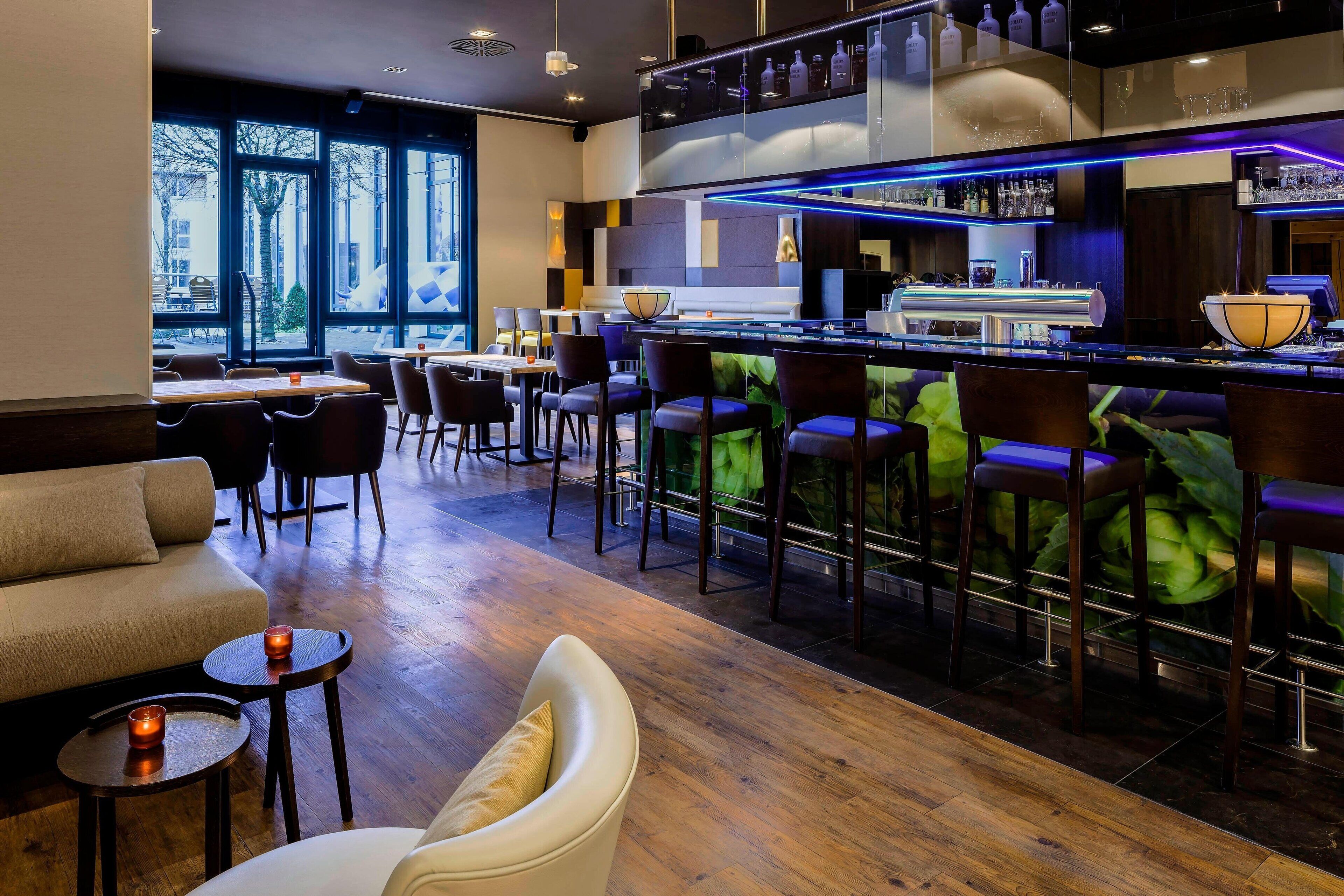 Útsýni yfir garðinn, opið daglega