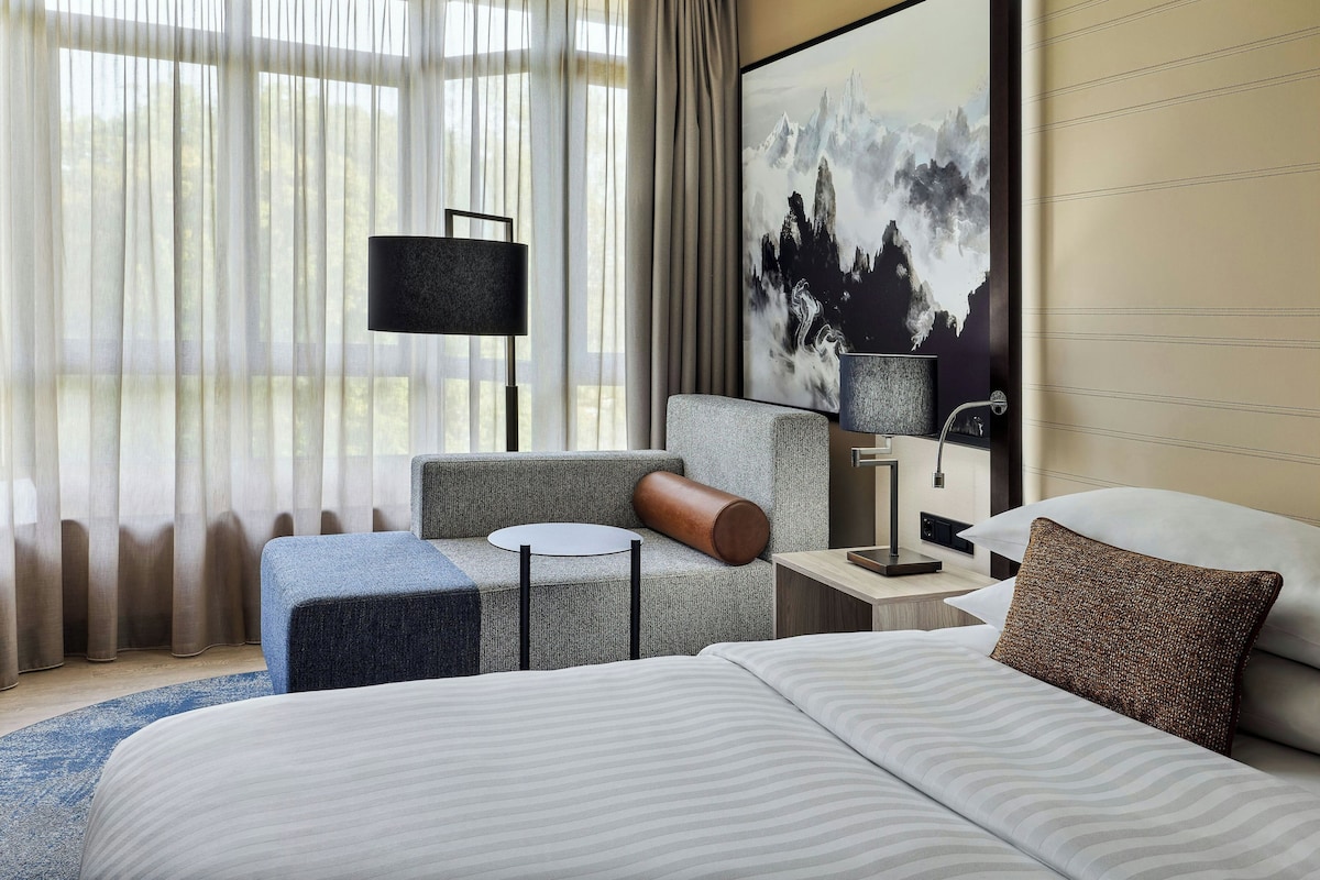 Literie de qualité supérieure, coffres-forts dans les chambres, bureau