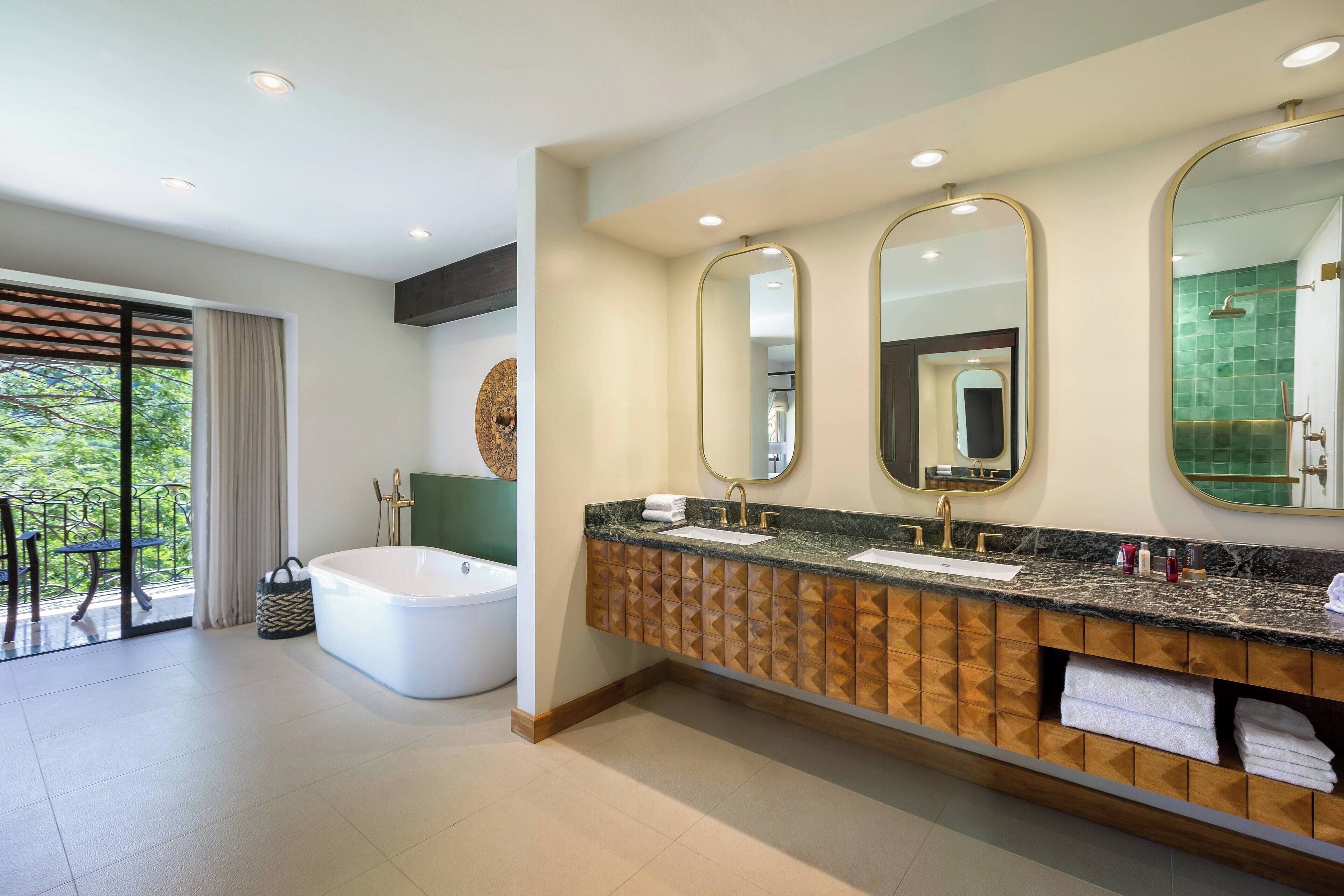 presidential suite, 1 bedroom, non smoking, ocean view | bathroom | shower, eco-friendly toiletries, hair dryer, towels