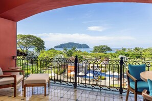 Habitación familiar, 1 cama de matrimonio grande, no fumadores, vistas al mar | Vistas desde la habitación