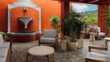 Literie hypoallergénique, couette en duvet d'oie, minibar