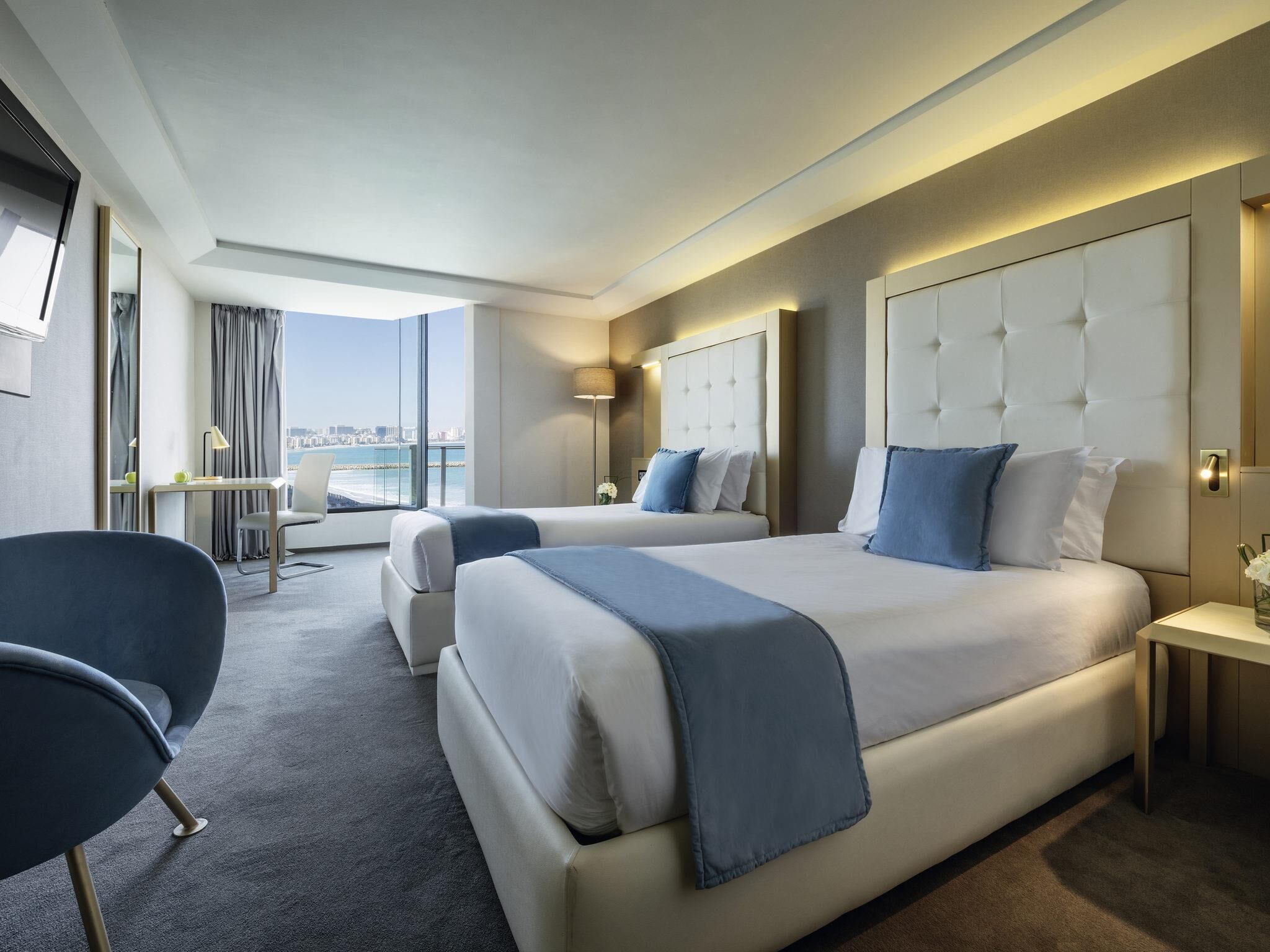 Premium Twin Room, 2 Single Beds, Sea View | Minibar, in-room safe, desk, laptop workspace