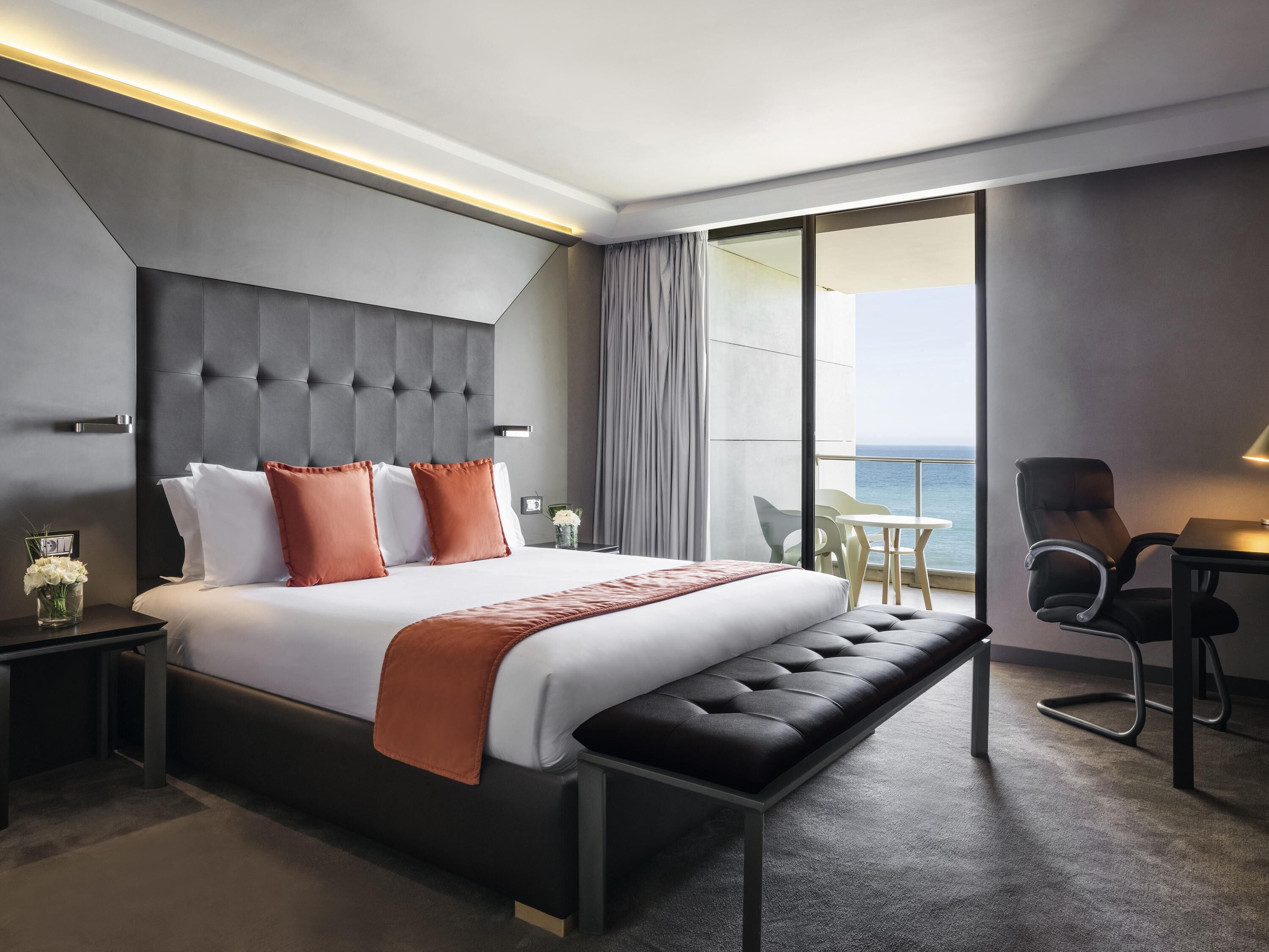 Suite, 1 King Bed, Sea View (Ambassador)