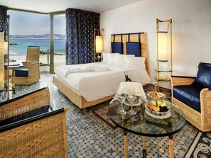 1 間睡房、迷你吧、房內夾萬、書桌