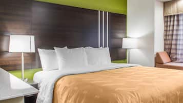 Ropa de cama de alta calidad, escritorio y cortinas blackout