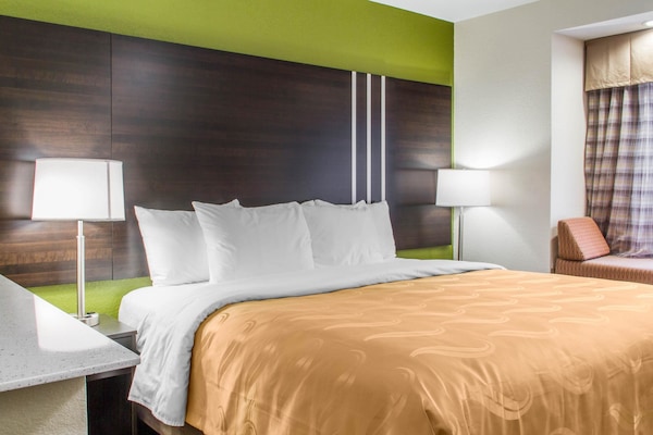 Ropa de cama de alta calidad, escritorio y cortinas blackout