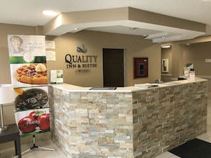 Reception - Quality Inn & Suites Maggie Valley - Cherokee Area (Maggie Valley)