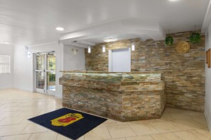 Lobby - Super 8 by Wyndham Harbison/Parkridge Hospital (Columbia)