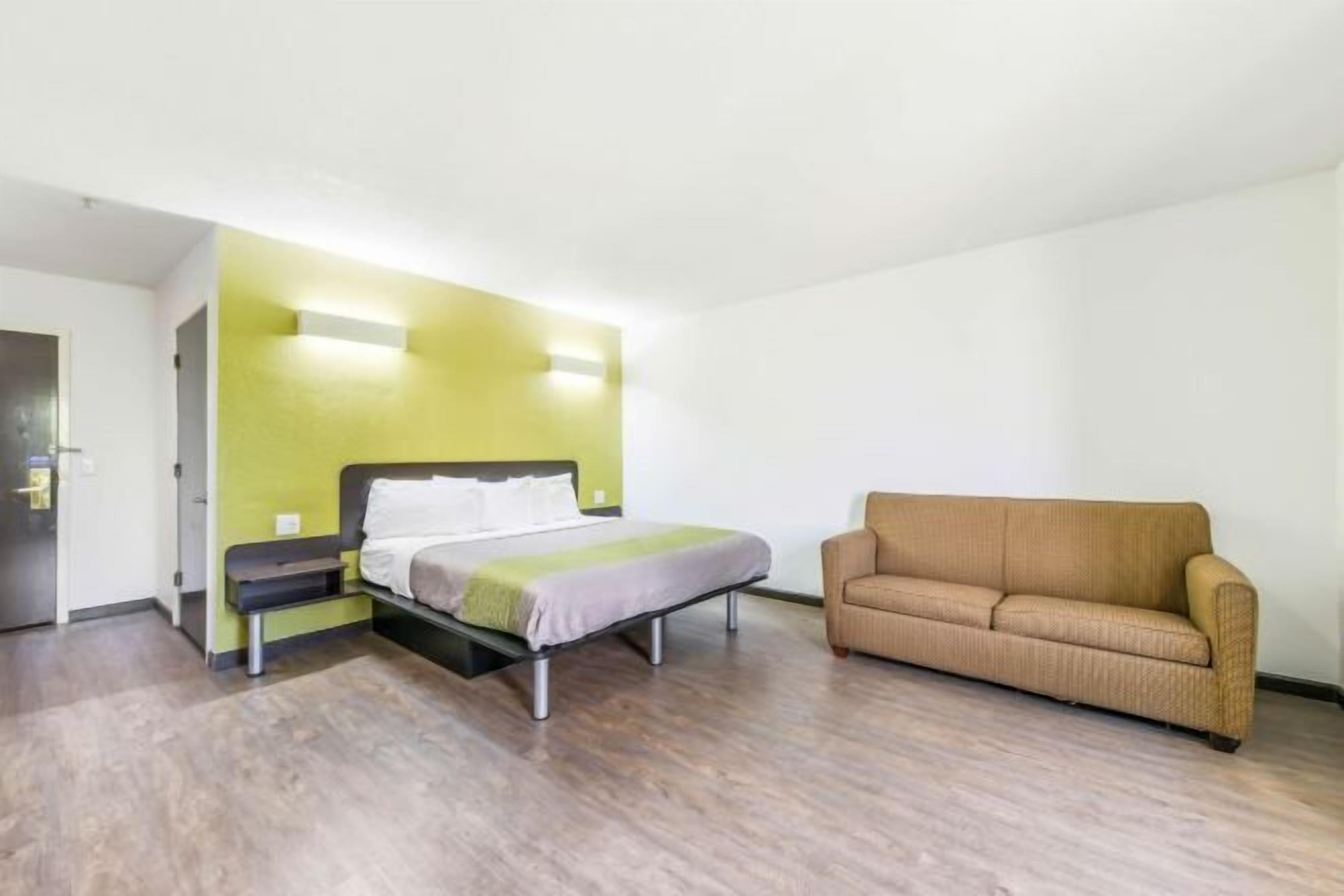 Skrivebord, skrivebord for bærbar PC og blendingsgardiner