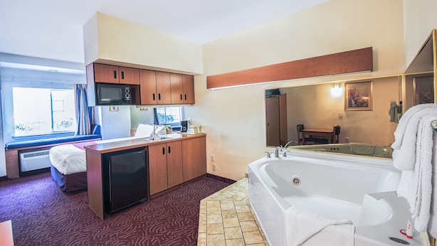 Unclassified image, 1 of 65, button - Econo Lodge Inn & Suites (Mesquite)