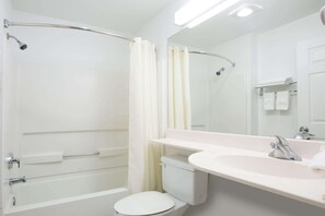 Free toiletries, hair dryer, towels - Microtel Inn & Suites by Wyndham Garland/Dallas (Garland)