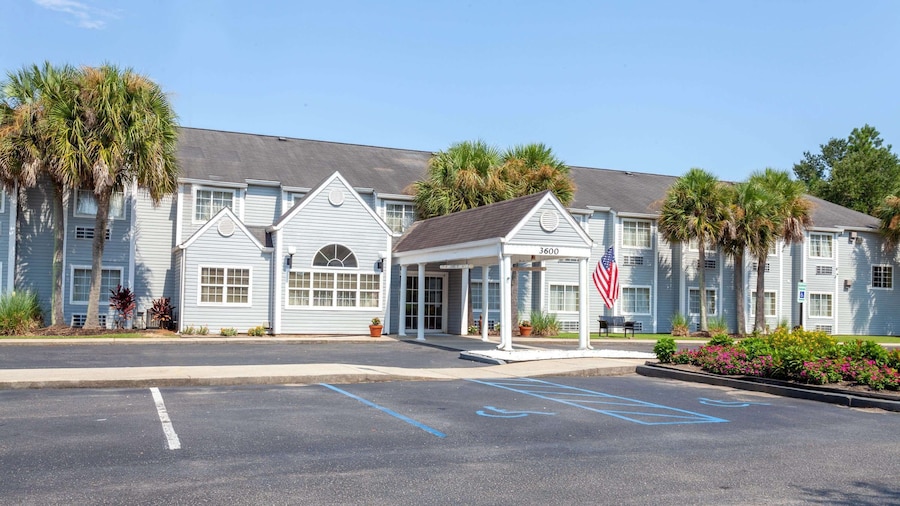 Microtel Inn & Suites by Wyndham Gulf Shores