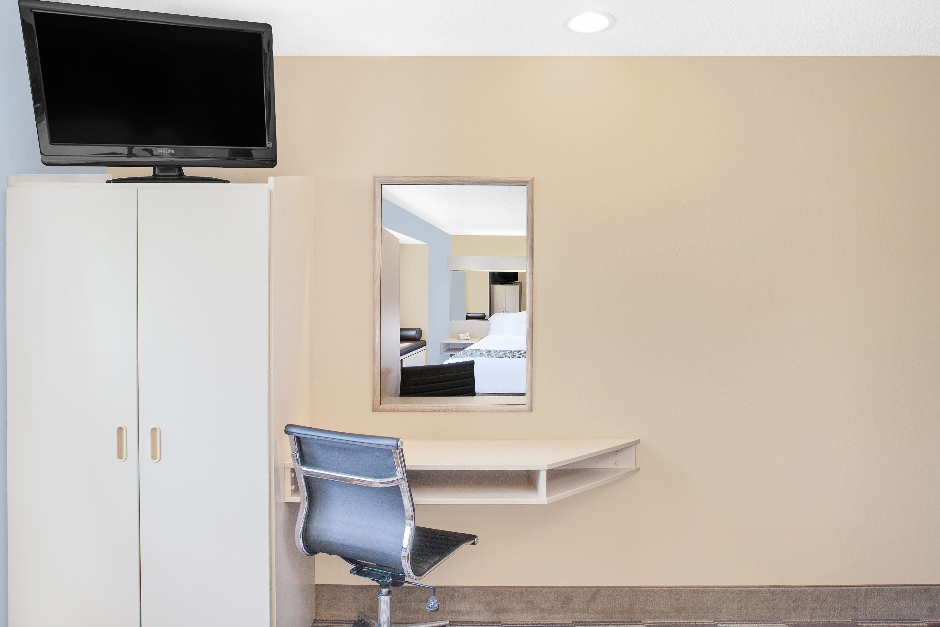 room, 1 queen bed, accessible, non smoking (mobility) | in-room safe, desk, iron/ironing board, free cots/infant beds