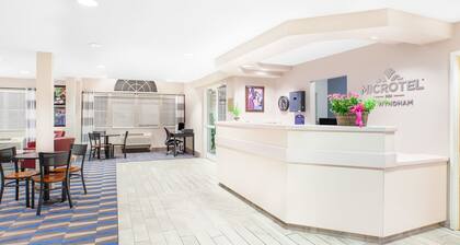 Microtel Inn & Suites By Wyndham Clear Lake