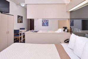 Suite, 1 King Bed, Non Smoking | In-room safe, desk, blackout drapes, iron/ironing board - Americas Best Value Inn & Suites Maryville (Maryville)