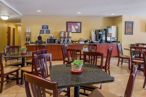 Free daily continental breakfast - Microtel Inn & Suites by Wyndham Hillsborough (Hillsborough)