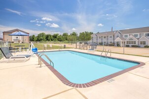 Seasonal outdoor pool, sun loungers