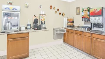 ๋งค์ผ ์ ๋ฝ์ ๋ฌด๋ฃ ์์นจ ์์ฌ ํฌํจ