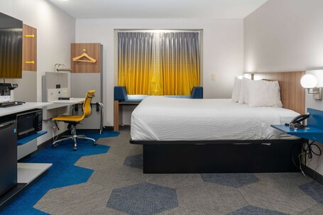 Microtel Inn Suites by Wyndham Pigeon Forge - Image 21