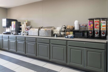 Microtel Inn Suites by Wyndham Pigeon Forge - Image 14