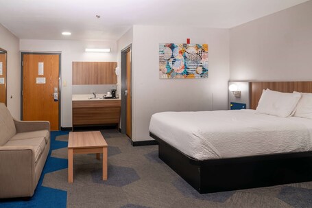 Microtel Inn Suites by Wyndham Pigeon Forge - Image 40
