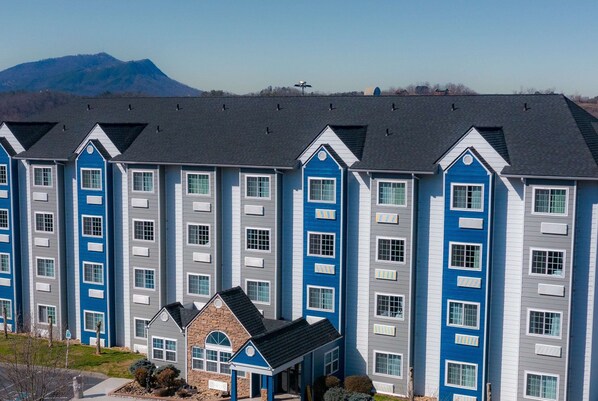 Exterior - Microtel Inn & Suites by Wyndham Pigeon Forge (Pigeon Forge)
