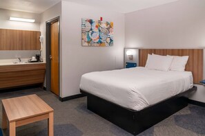 Pillowtop beds, in-room safe, desk, laptop workspace - Microtel Inn & Suites by Wyndham Pigeon Forge (Pigeon Forge)