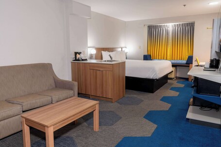 Microtel Inn Suites by Wyndham Pigeon Forge - Image 38