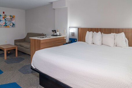 Microtel Inn Suites by Wyndham Pigeon Forge - Image 42