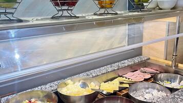 Daily buffet breakfast (GBP 15.00 per person)