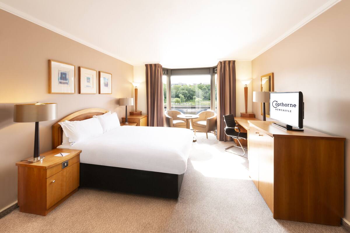 Standard Double Room | In-room safe, desk, laptop workspace, iron/ironing board