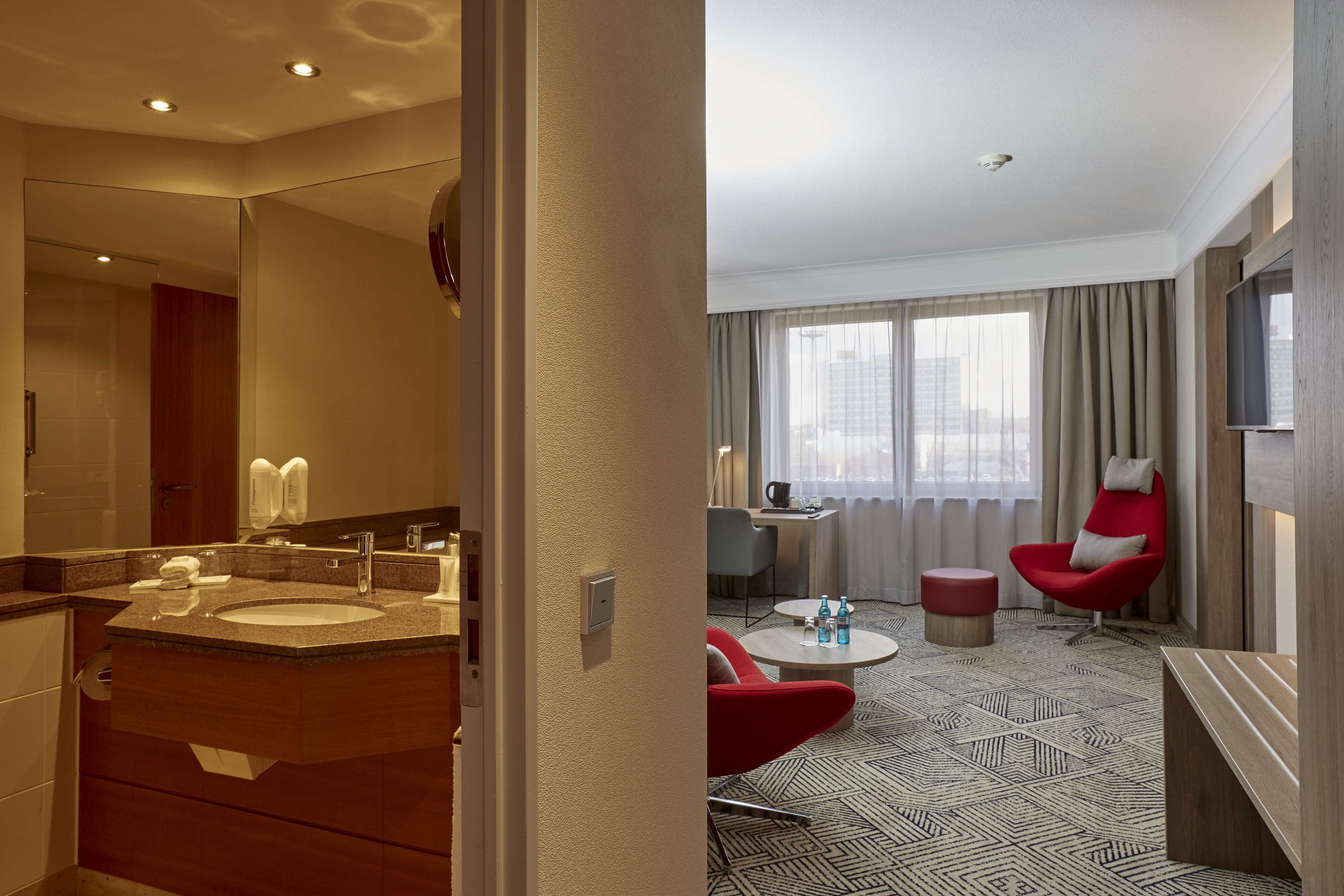 combined shower/bathtub, free toiletries, hair dryer, towels