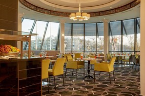 2 restaurants, breakfast, dinner, brunch served; Mediterranean cuisine