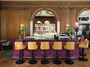 2 restaurants; breakfast, lunch and dinner served  - The Bailey's Hotel London Kensington (London)
