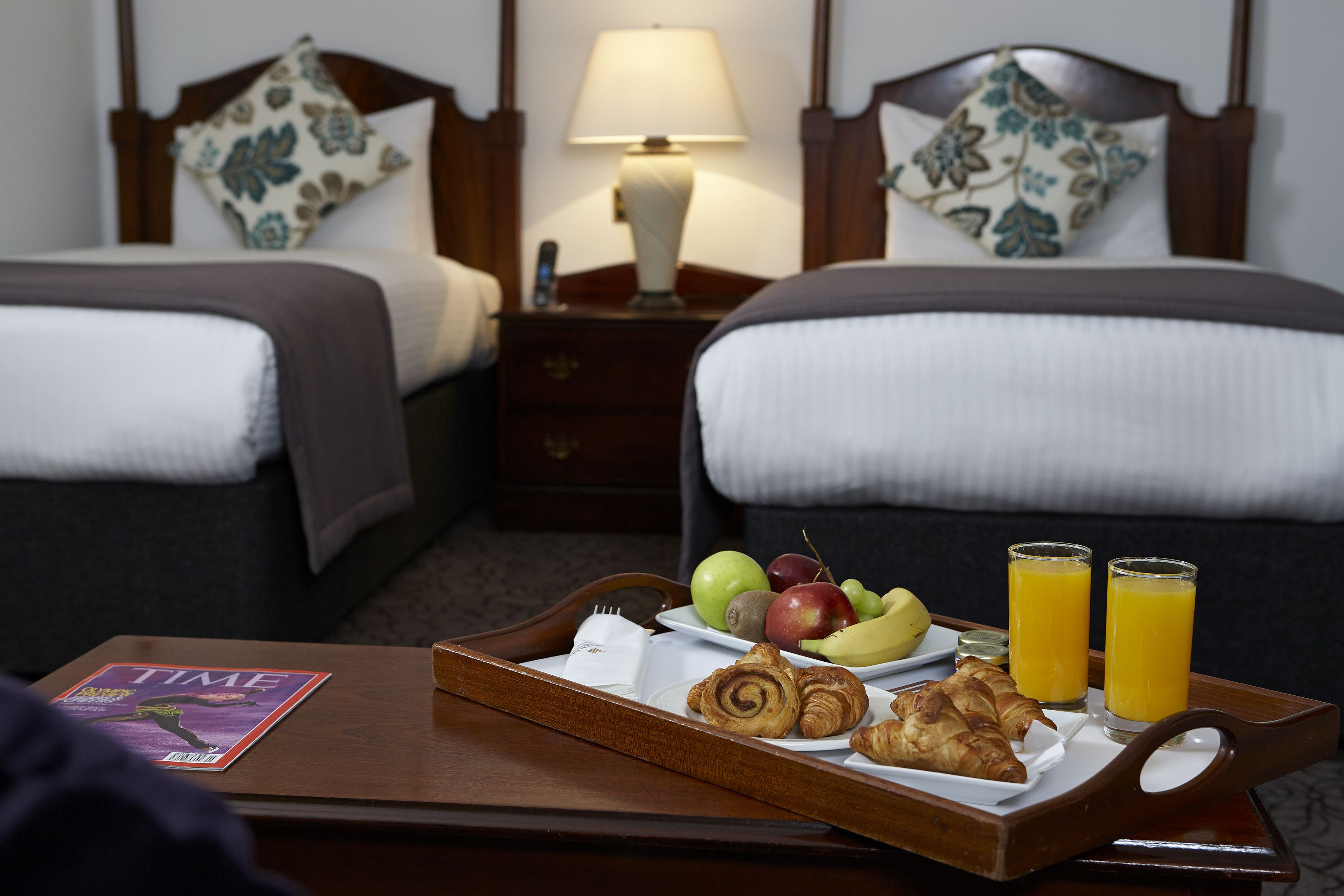 Club Twin Room | In-room safe, desk, blackout curtains, iron/ironing board