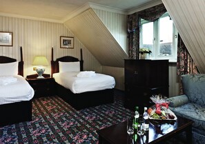 Standard Twin Room | In-room safe, desk, blackout drapes, iron/ironing board