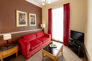 Junior Suite | In-room safe, desk, laptop workspace, blackout drapes