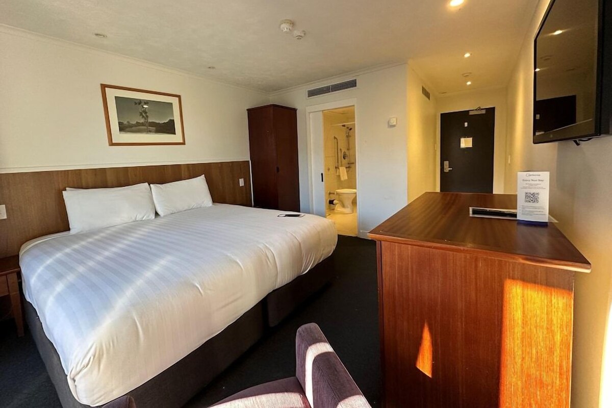 In-room safe, desk, blackout drapes, soundproofing