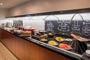 Daily buffet breakfast for a fee