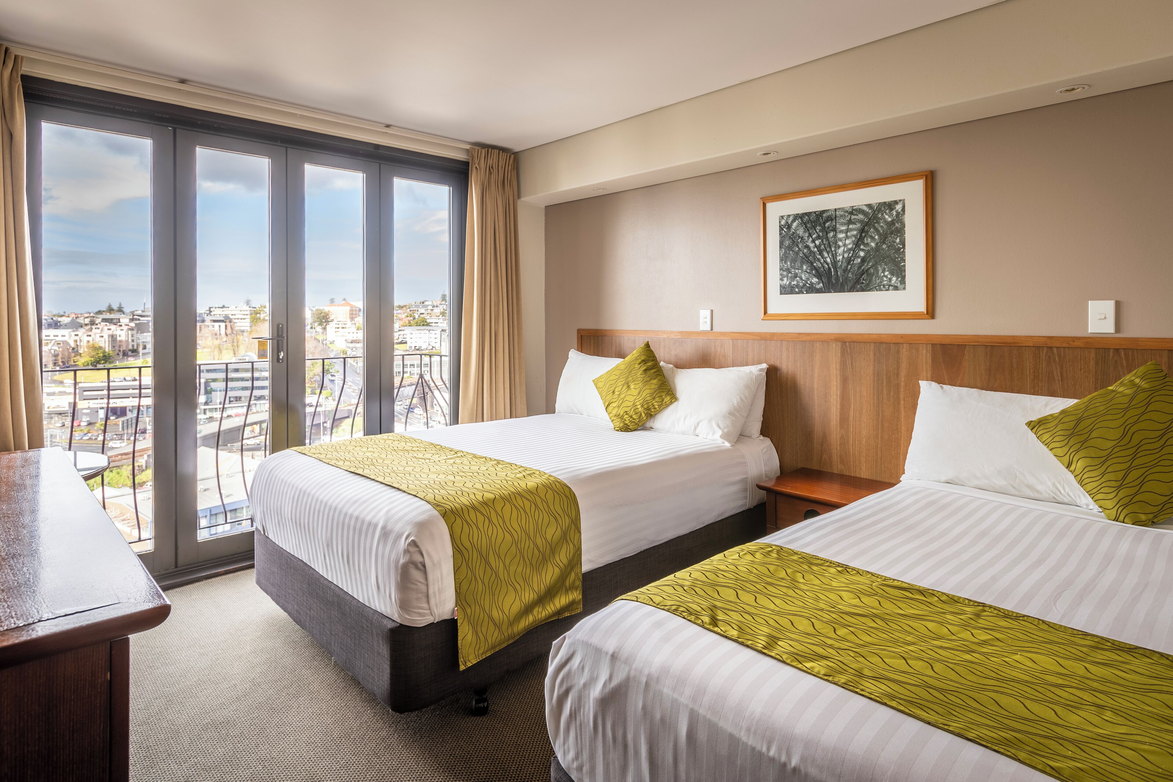 Habitación superior, 2 camas matrimoniales | Vista desde la habitación